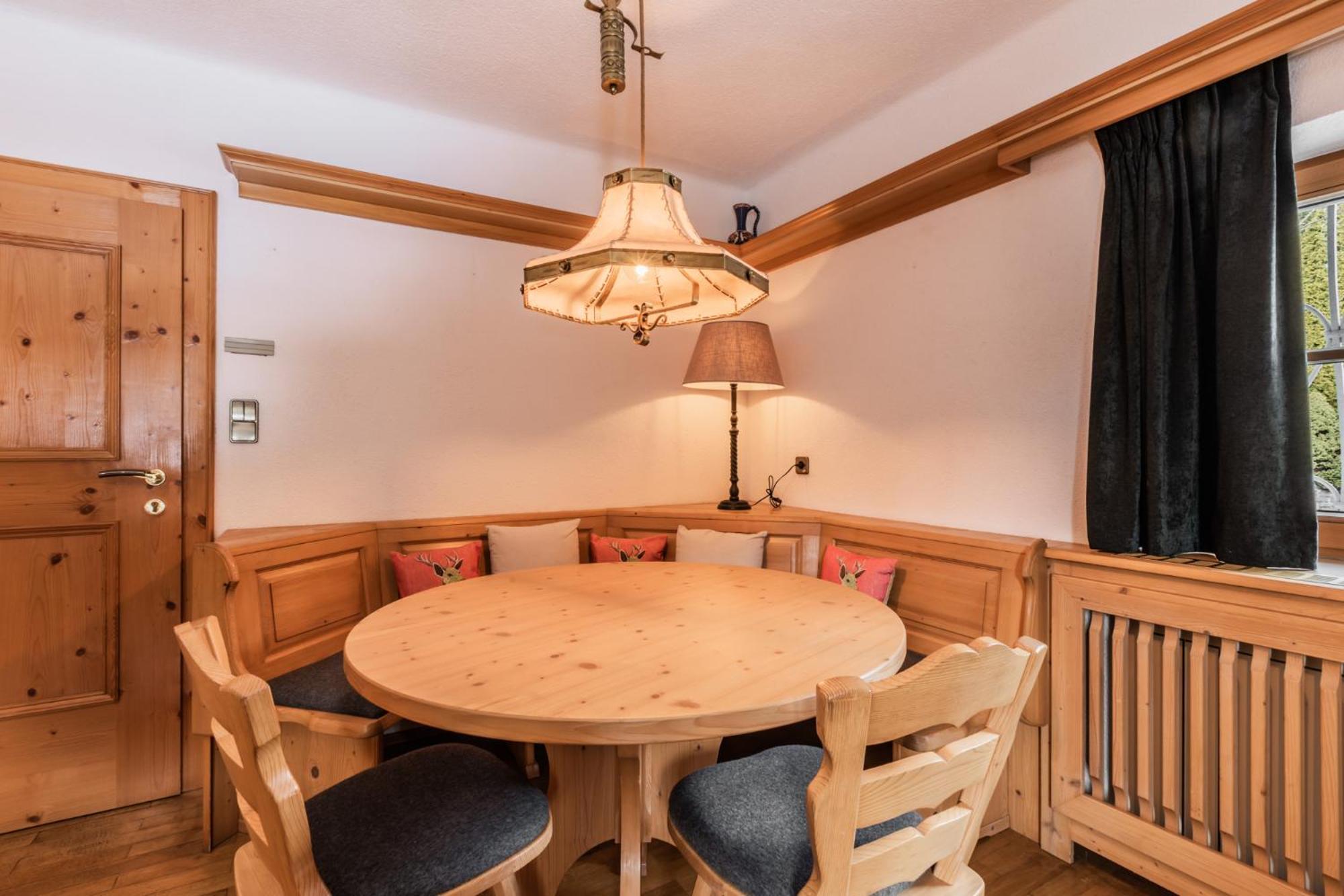 Love The Alps Apartments ライト・バイ・ゼーフェルト エクステリア 写真